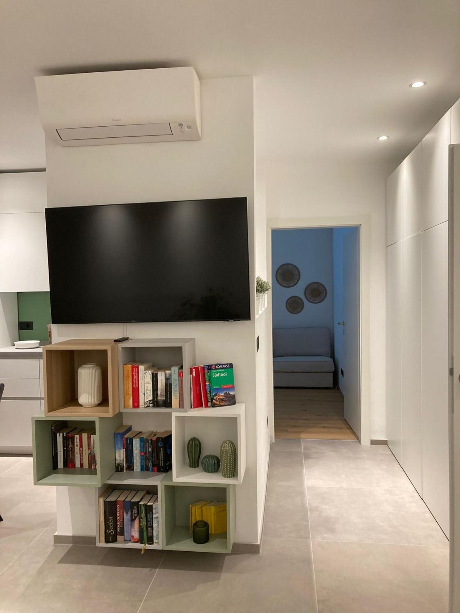 Larissa Apartment